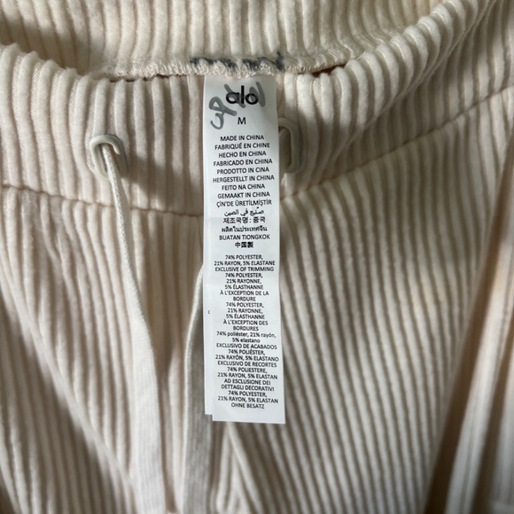 ALO Muse Jogger M and Sweater Hoodie S Creme Ivory Set New with Tags - Picture 7 of 11